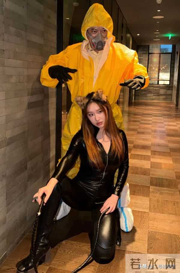 挤走原配自己做美艳师娘, 嫁65岁音乐家的王冰冰, 如今玩的更"花"了