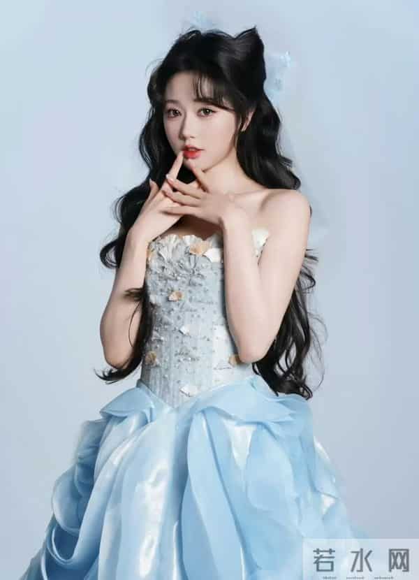 岳雨婷首次红毯太拼了！泡澡排汗敷三次面膜，网友：难怪那么美！