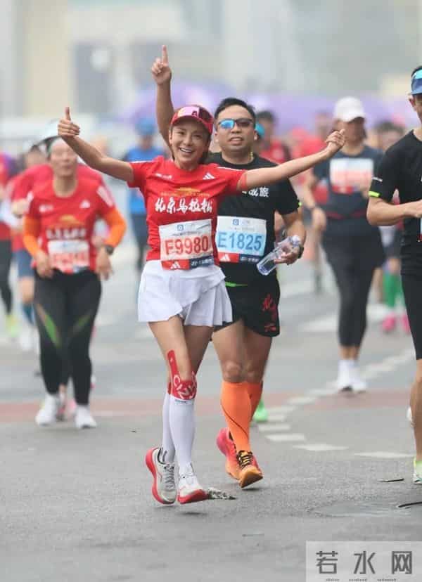 52岁朱迅近况曝光！面色苍白不敢认，网友：怎么变成这样了！