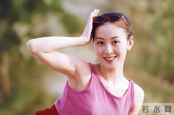 49岁仍单身！曾因“全裸写真”遭全网唾骂，如今她活成了这样！