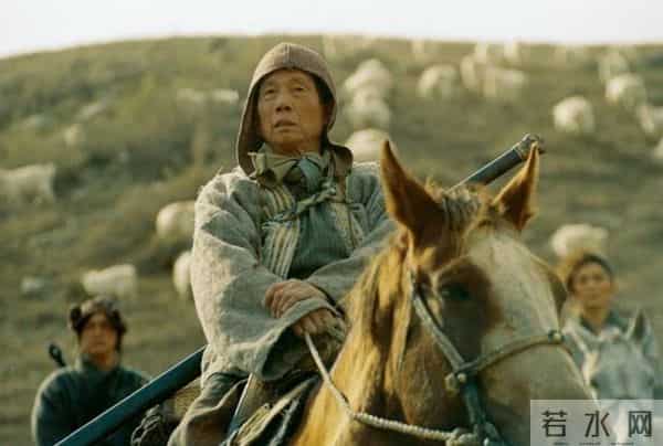 香港导演刘家良骨灰被盗,盗匪勒索6000万,遗孀拒绝后遭到恐吓