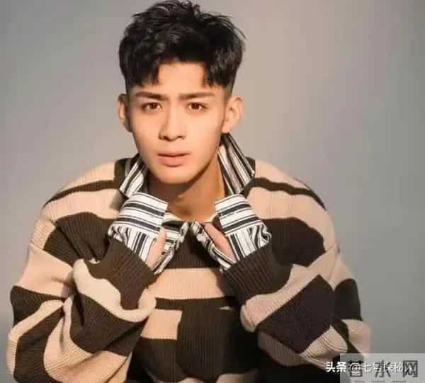 59岁茹萍的痛:女儿离婚,儿子大龄未婚,风光背后满是无奈