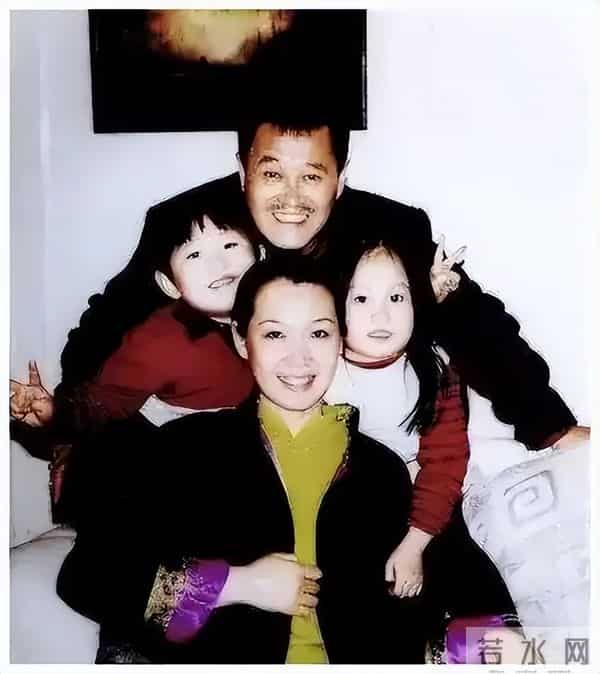 钱再多有什么用?儿子败家女儿抑郁,67岁赵本山为所有人提了醒