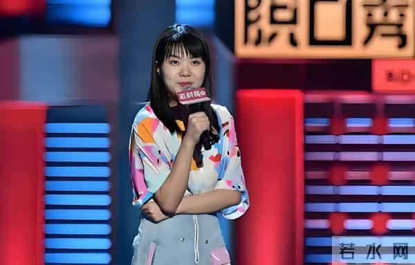 杨笠清空账号背后：顶流脱口秀演员的"体面退场"