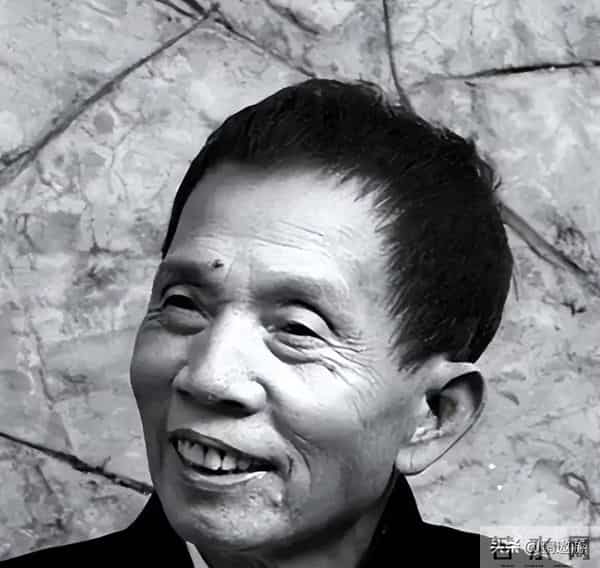 一天两大瓜,向太直播开怼王家卫,一代宗师骨灰被盗,个个离谱