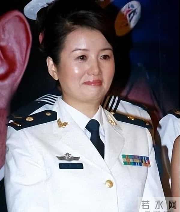 二婚嫁大13岁杜志国后，定居武汉素面朝天很自信，继子杜淳成心病