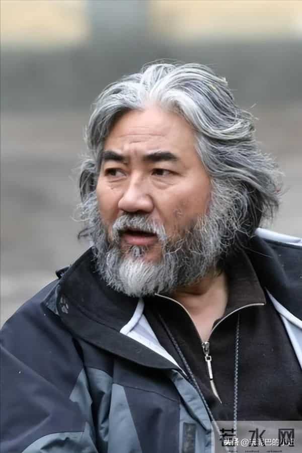 美猴王影业指控张纪中涉嫌职务侵占，数额达800万，张纪中任董事