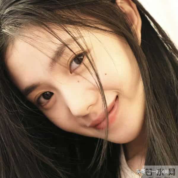 刘浩存绝美性感，气质封神惊艳瞬间