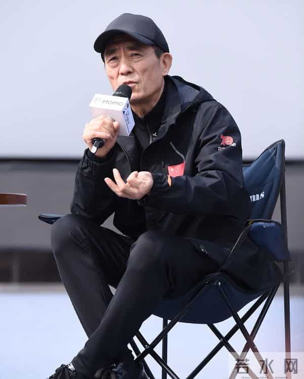 与张艺谋分手多年后,前配偶肖华坦言:在爱别人前,先学会爱自己