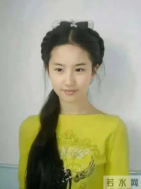 刘亦菲面试小龙女时素颜照 18岁她清秀得不像话 就是这衣服 莫名眼熟