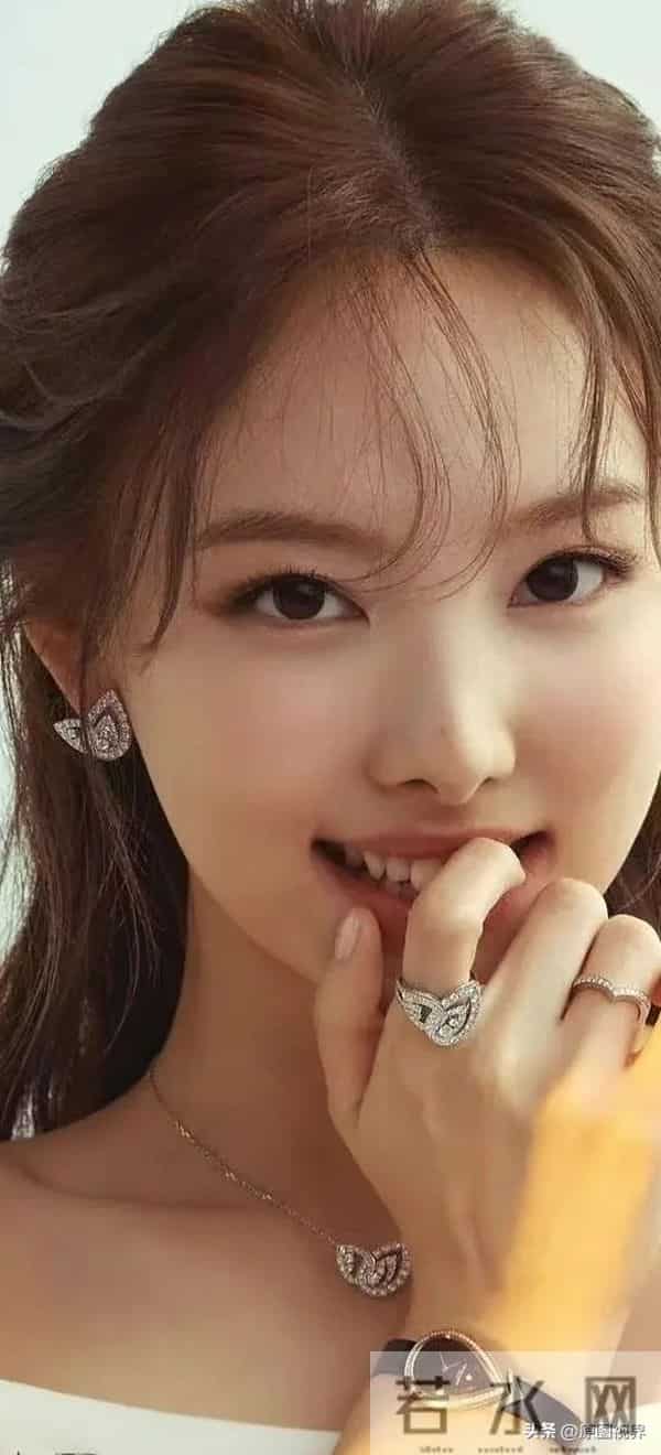 娜年今日——林娜琏时尚写真大图