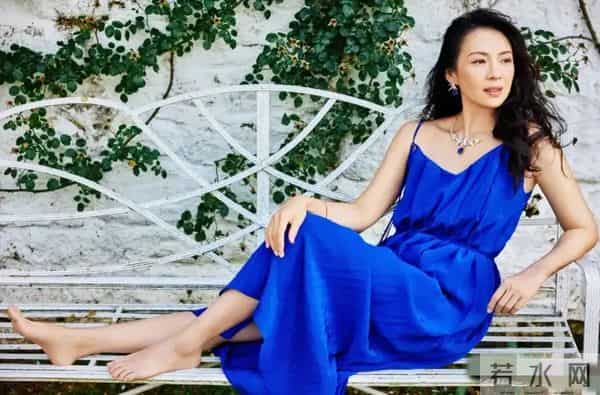 汪峰坐不住了？拿到抚养权的章子怡，把女儿宠成了“掌心光”