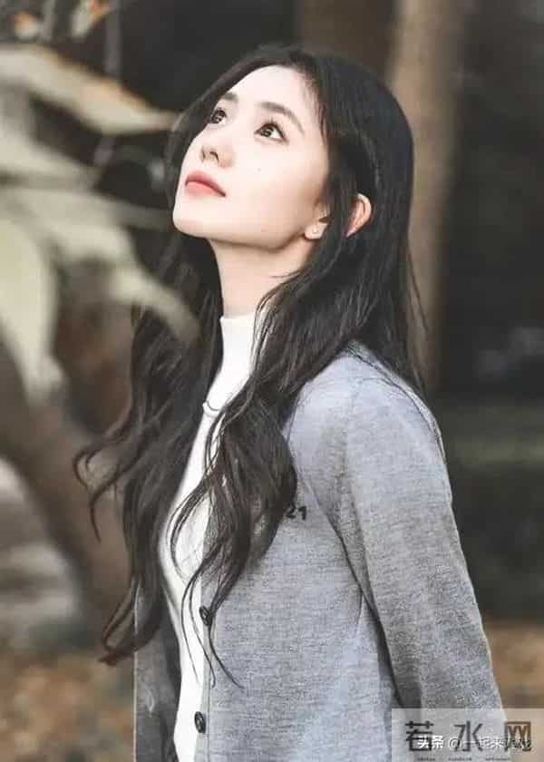 刘浩存绝美性感，气质封神惊艳瞬间