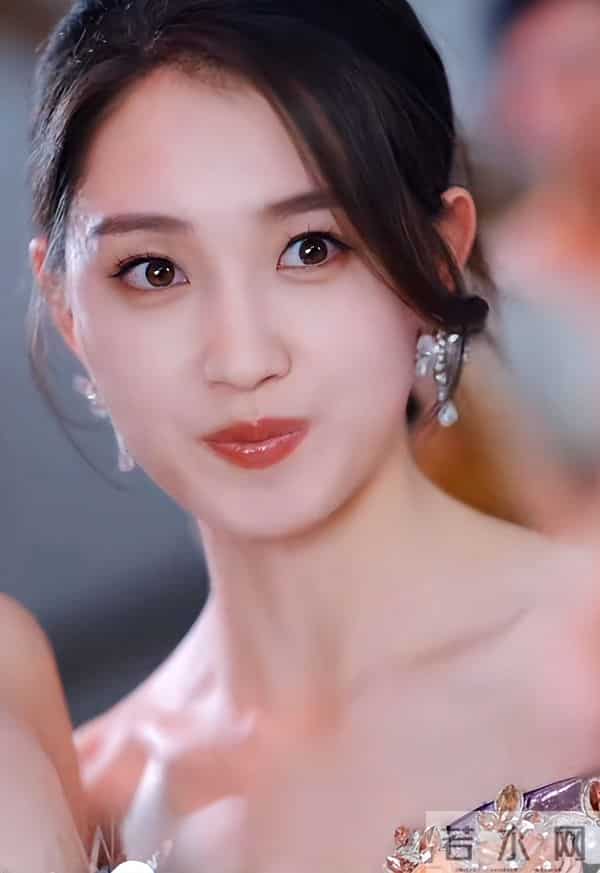 坦白与刘萧旭关系刚半月，郭宇欣再破天花板，让整个娱乐圈沉默了