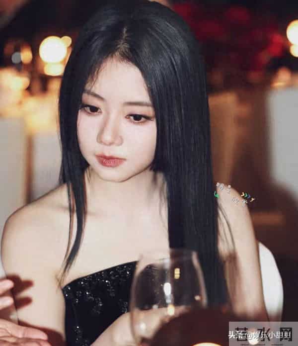 谭松韵颜值翻车？最新生图流出，公主切发型大变样，灵气全无！