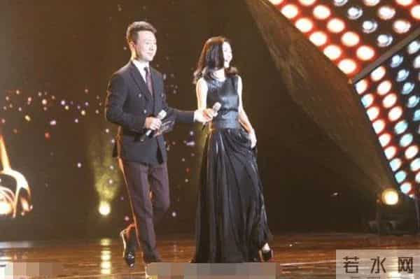 官媒接连发文，高调官宣44岁谢娜喜讯，全网恭喜，终于等到这一天