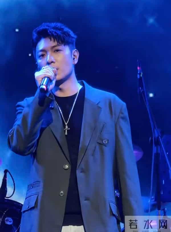 TVB小生富婆妻子，自曝离婚退还前夫钻石名表，如今住2000尺豪宅