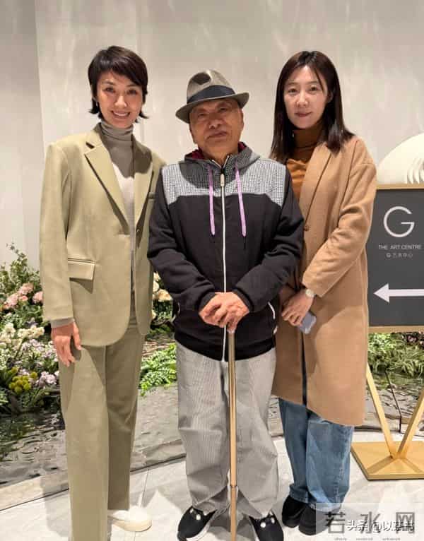 凌峰近况：和新老婆合照曝光，女方不是贺顺顺，80岁依旧宝刀未老