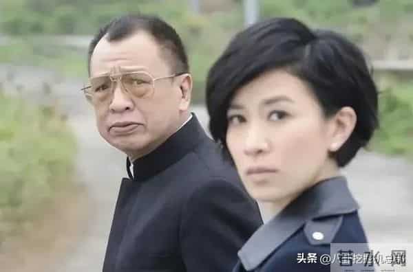 佘诗曼估计要气吐血了。她怎么也没想到，许绍雄才去世没几天