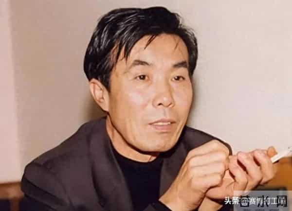 何庆魁晚年翻车-儿子直播爆家丑!嫖不动了寿宴闹成“直播秀”！