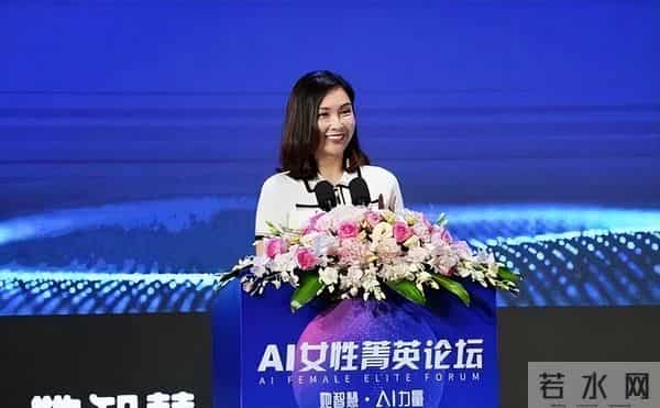 她曾是央视主持人,被评为上海劳模,如今成为美国高官的副总裁