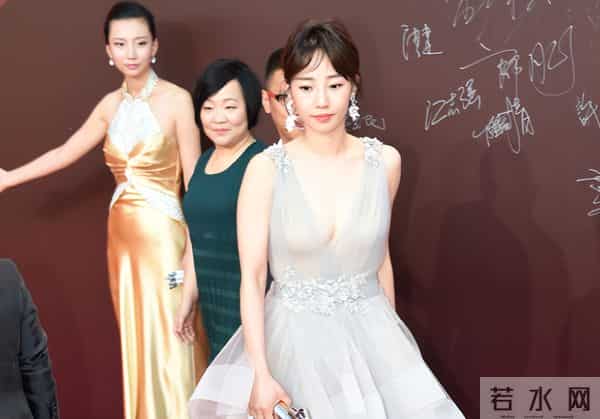 没了“贵人”撑腰,过气女星的残酷,在41岁白百何身上展露无遗