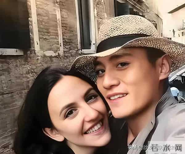 震惊!这是刘烨的妻子,眼窝凹陷满是皱纹,憔悴苍老,他才43岁!