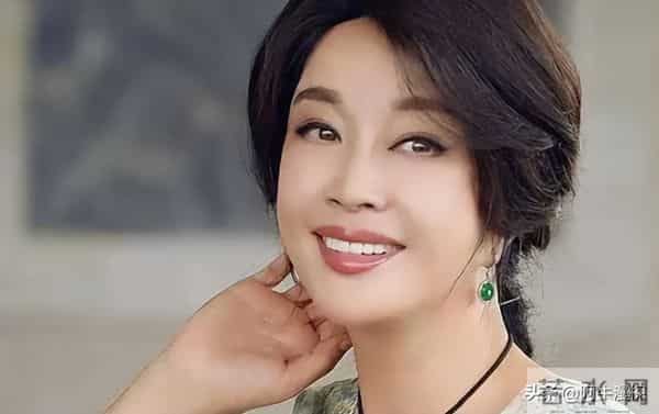 一辈子对刘晓庆忠诚,也没挽回婚姻,65岁仍单身的他后悔了吗