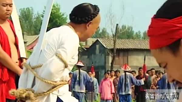 知名演员无戏可拍,已回老家摆摊挣钱,张颂文一句话揭开内娱真相