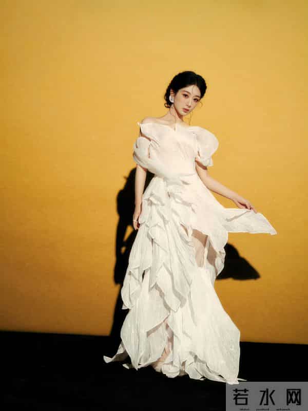 11.4娱乐瓜:肖战 杨紫 成毅 杨幂 白鹿 彭小苒 张凌赫 梁洁 李兰迪