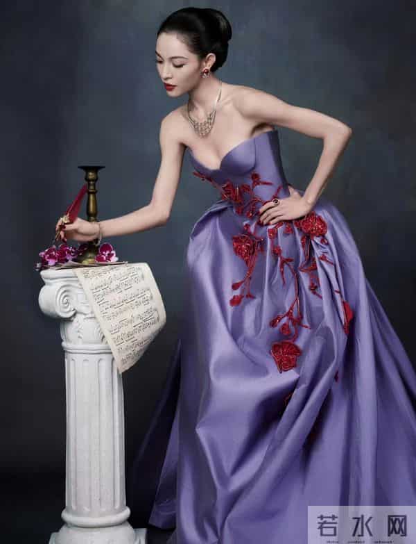 陈可辛吴君如19岁女儿参加巴黎名媛舞会，张艺谋女儿等人也参加过