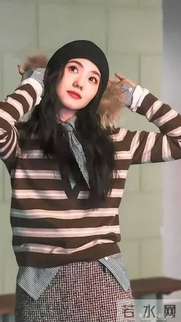 刘浩存绝美性感，气质封神惊艳瞬间