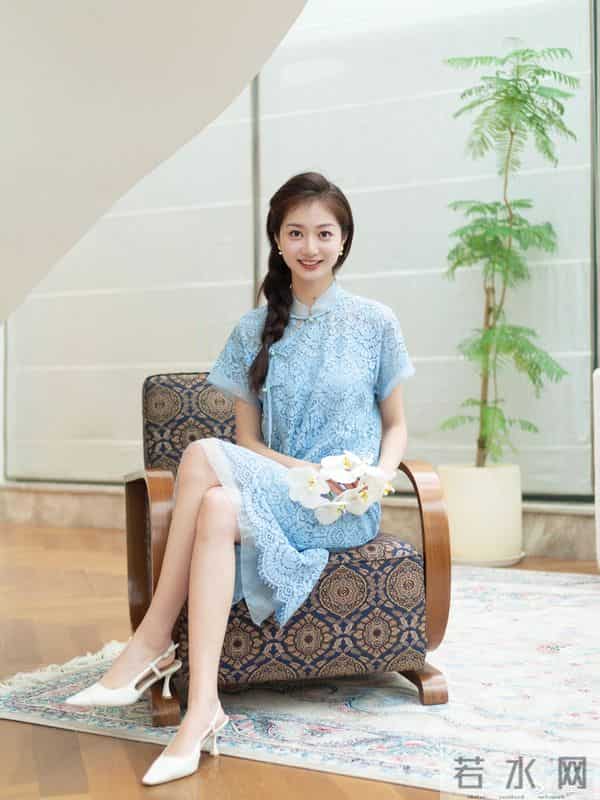 中传校花冯琳当主持人啦！不愧是最美领读员 这颜值不比明星差