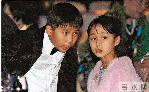 赌王去世5年，再看被何超琼抚养的“私生子”，他这盘棋下的真大