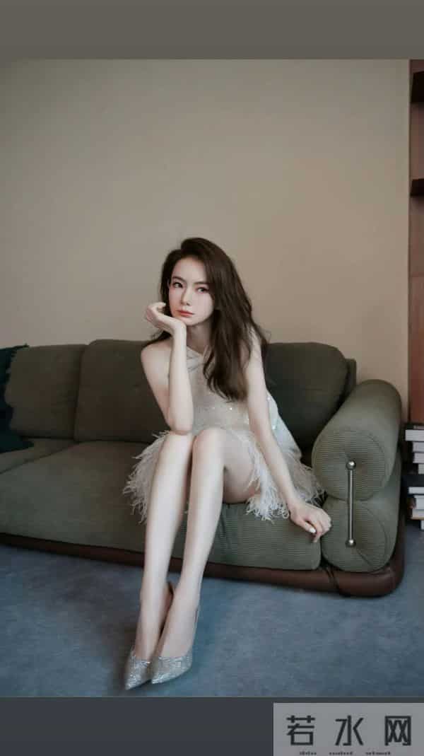 戚薇长腿合集，太吸睛了