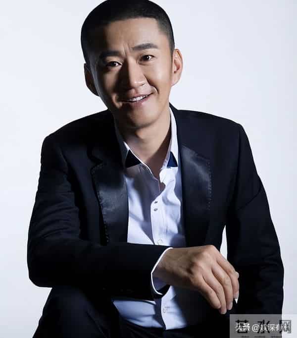 知名演员无戏可拍,已回老家摆摊挣钱,张颂文一句话揭开内娱真相