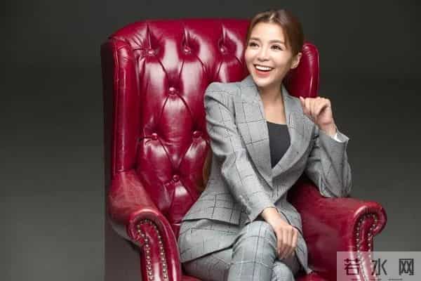 52岁朱迅近况曝光！面色苍白不敢认，网友：怎么变成这样了！