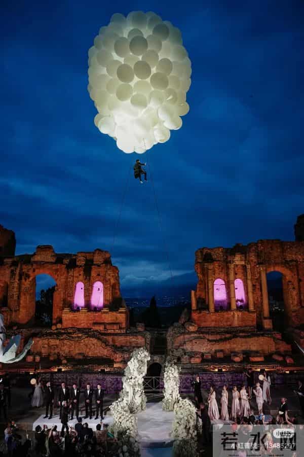 温州日清集团嫁女，甄子丹和汪诗诗甜蜜牵手，任达华女儿长得像他