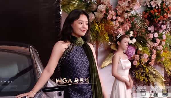 微博视界大会:杨幂丰满有料,关晓彤珠圆玉润,蒋欣美一大跳