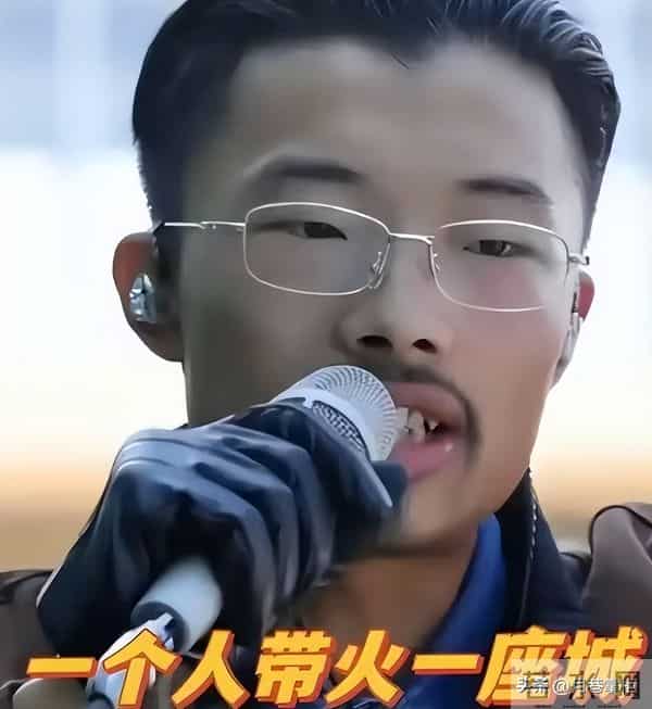 曾一夜成名,“日入百万”的郭有才,如今泡沫散去,他过得如何?