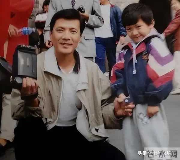 59岁茹萍的痛:女儿离婚,儿子大龄未婚,风光背后满是无奈