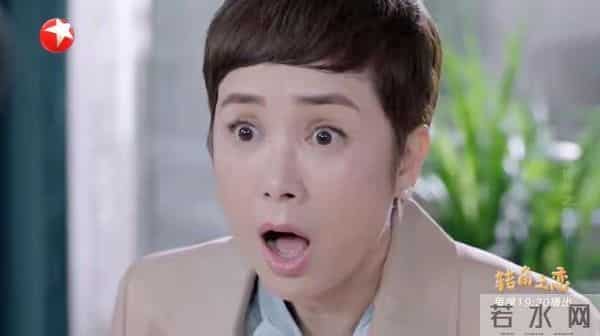 59岁蒋雯丽现状,定居英国,又瘦又老,网友惋惜:一代女神也老了