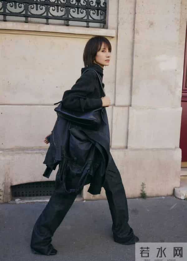 袁泉才是极简风穿搭标杆：基础款+配色干净，秋冬照穿高级感拉满