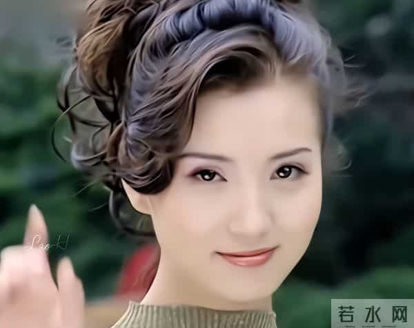 “万人迷”陈好：30岁嫁给二婚刘海峰，婚后连生3胎如今幸福不己