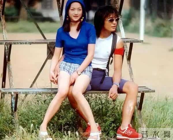 50岁周迅头发花白,瘪嘴模样一脸老态认不出,无儿无女成最大遗憾