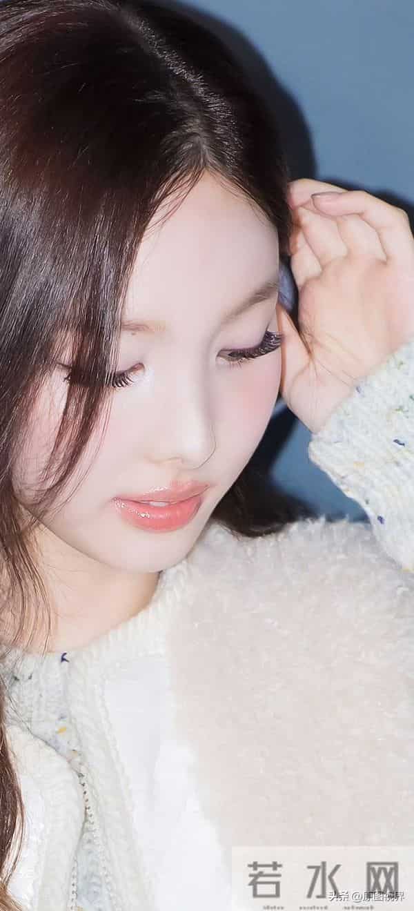 娜年今日——林娜琏时尚写真大图