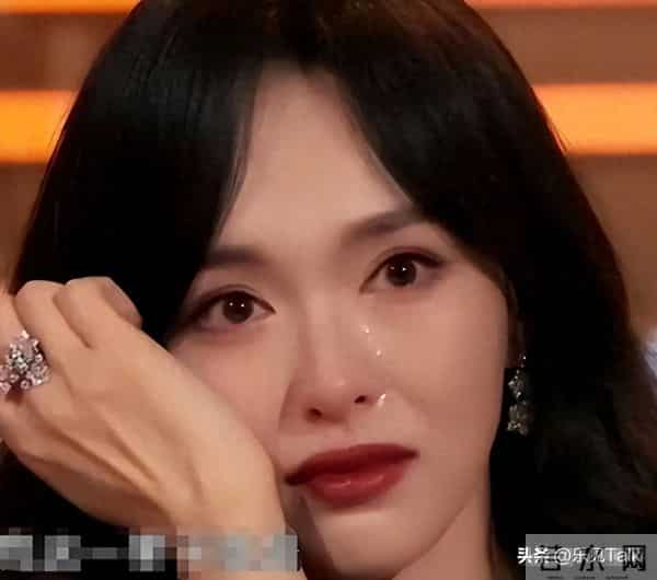 拔出萝卜带出泥！编剧秦雯更多内幕被扒出，唐嫣新剧被牵连撤档