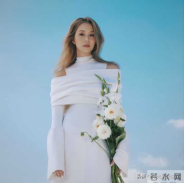 千亿阔太徐子淇老公李家诚当火炬手，她的反应超绝，果真御夫有术