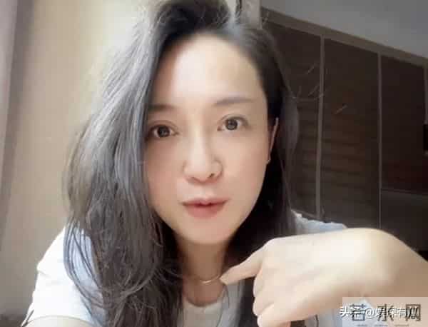 朱赤丹：结婚多年无儿无女，45岁辞职选择创业，因考试压力大痛哭