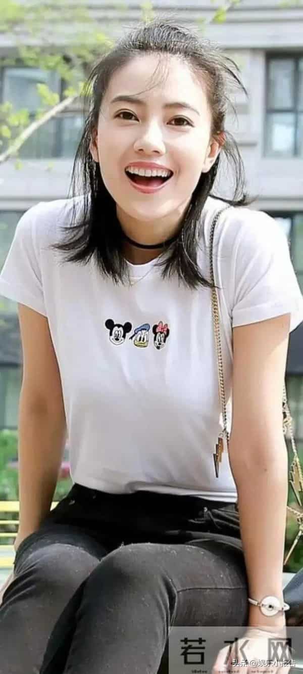 高圆圆日渐丰腴了，毕竟年龄大了